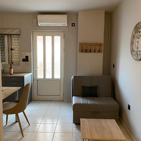 Downtown Corner Apartman Kalamáta Kültér fotó